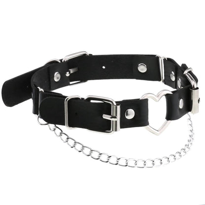 Buckles Heart Choker