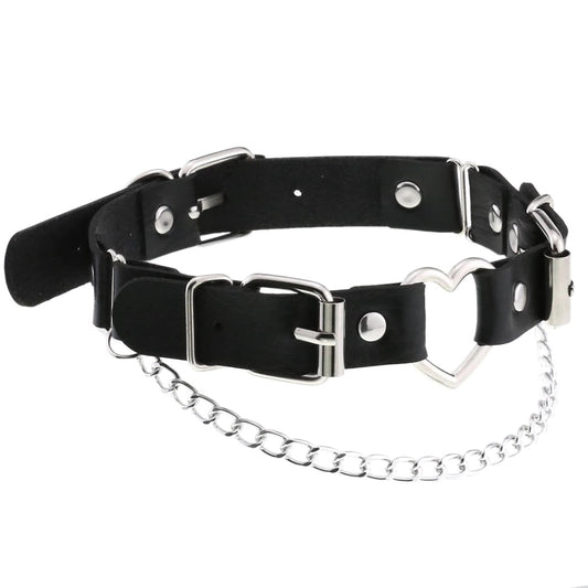 Buckles Heart Choker