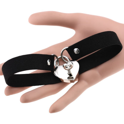 Heart Padlock Day collar (10887257735)