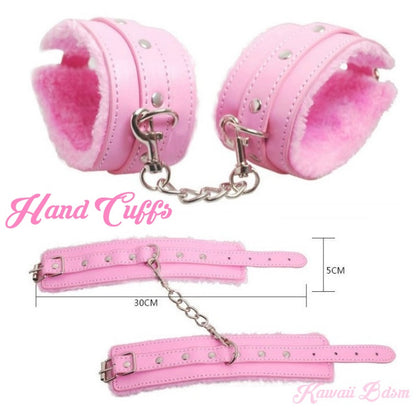 Size guide for the pink faux fur handcuffs showing adjustable strap lengths for a perfect fit.